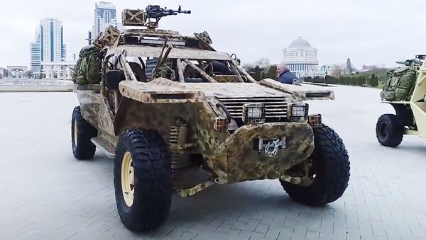 В Грозном представили новый автомобиль класса багги для военных - Sputnik Южная Осетия