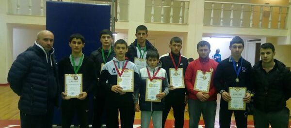 Æмбуар хæсты секциты хъомылгæнинæгтæ Цæгат Ирыстоны фыццагады Æмбуар хæсты секциты хъомылгæнинæгтæ Цæгат Ирыстоны фыццагады - Sputnik Южная Осетия