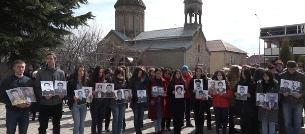 Акция в Цхинвале: в центре города собрались близкие погибших и пропавших без вести Акция в Цхинвале: в центре города собрались близкие погибших и пропавших без вести - Sputnik Южная Осетия