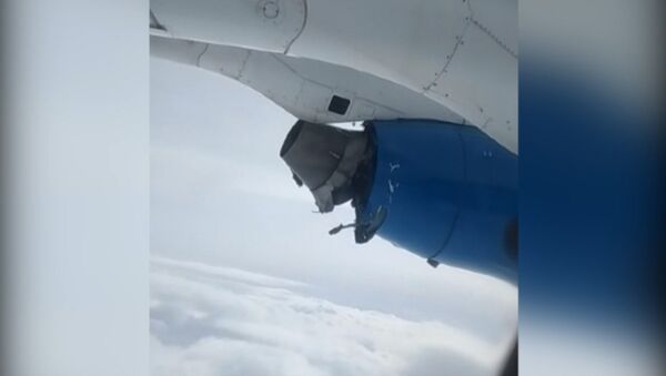 В Киргизии пассажирский самолет сел с разваливающимся двигателем - Sputnik Южная Осетия
