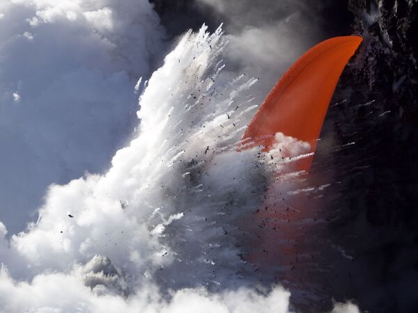 Снимок Lava explosion немецкого фотографа Michael Haisermann из категории Landscape & Nature, вошедший в шортлист фотоконкурса 2018 Sony World Photography Awards - Sputnik Южная Осетия