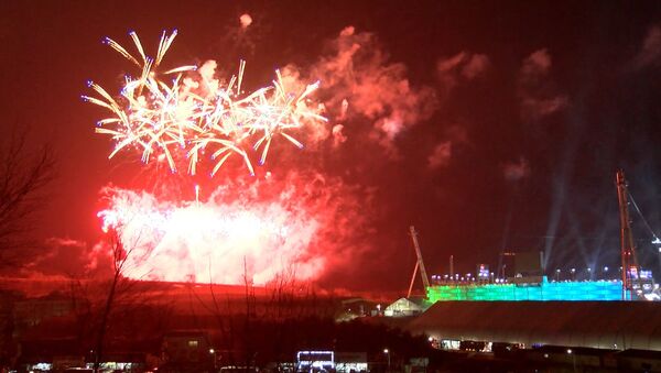 Фейерверк в честь завершения Паралимпиады озарил небо над Пхенчханом - Sputnik Южная Осетия
