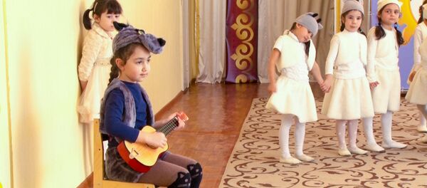 В столице Северной Осетии стартовал детский конкурс на осетинском языке В столице Северной Осетии стартовал детский конкурс на осетинском языке - Sputnik Южная Осетия