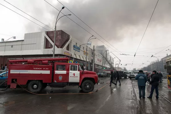 Пожар в торговом центре «Зимняя вишня» в Кемерово Пожар в торговом центре «Зимняя вишня» в Кемерово - Sputnik Южная Осетия