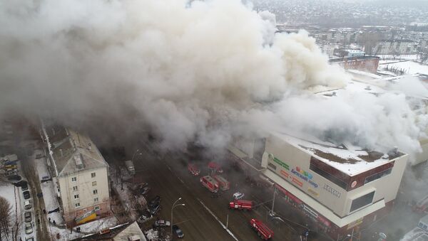 Пожар в торговом центре «Зимняя вишня» в Кемерово - Sputnik Южная Осетия
