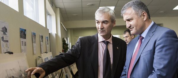 Открытие выставки Владимира Гобозова Открытие выставки Владимира Гобозова - Sputnik Южная Осетия