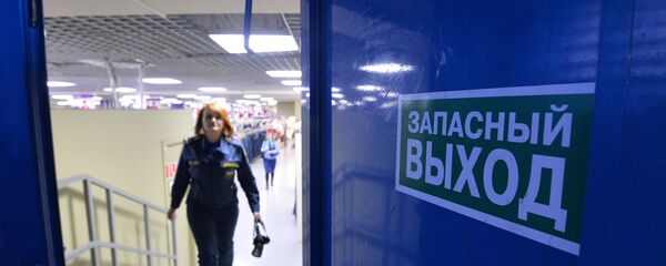 Запасный выход в торгово-развлекательном центре Запасный выход в торгово-развлекательном центре - Sputnik Южная Осетия