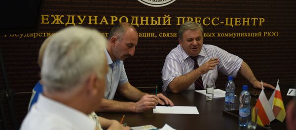 Хуссар Ирыстоны мыхуыр æмæ информацийы комитеты сæргълæууæг Гобозты Вячеслав Хуссар Ирыстоны мыхуыр æмæ информацийы комитеты сæргълæууæг Гобозты Вячеслав - Sputnik Хуссар Ирыстон