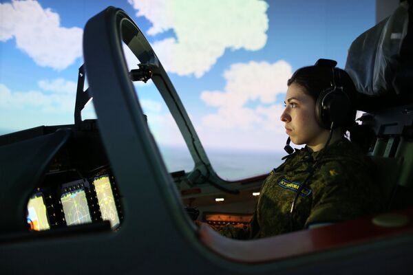 Подготовка девушек-курсантов в Краснодарском высшем военном авиационном училище летчиков - Sputnik Южная Осетия