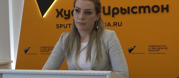 Мария Котаева провела брифинг о планах по реализации инвестпрограммы Мария Котаева провела брифинг о планах по реализации инвестпрограммы - Sputnik Южная Осетия