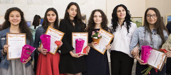 Выставка учениц Лицея искусств Выставка учениц Лицея искусств - Sputnik Южная Осетия