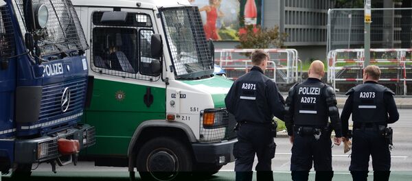 Сотрудники берлинской полиции Сотрудники берлинской полиции - Sputnik Южная Осетия