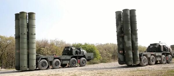 Ракетчики развернули комплексы С-400 Триумф на учениях в ЮВО Ракетчики развернули комплексы С-400 Триумф на учениях в ЮВО - Sputnik Южная Осетия