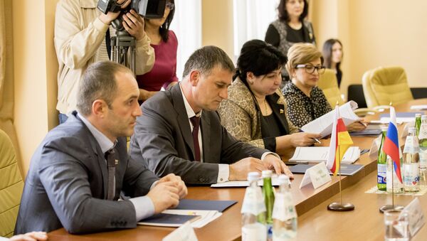 Заседание комиссии по сотрудничеству парламента Южной Осетии и Совета Федерации РФ - Sputnik Южная Осетия
