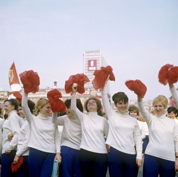 Физкультурный парад на Красной площади в День Международной солидарности трудящихся. 1969 год - Sputnik Южная Осетия