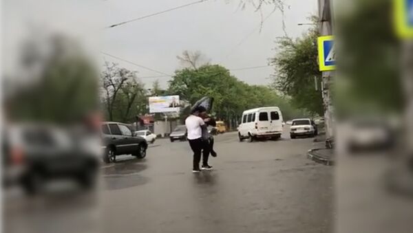 Поступок жителя Владикавказа попал на видео - Sputnik Южная Осетия