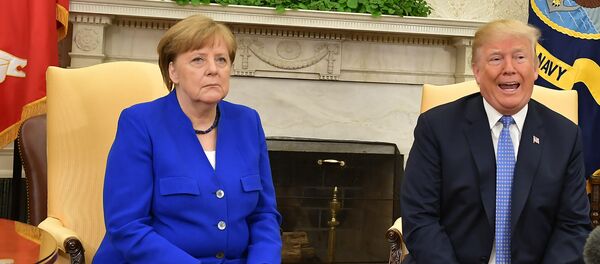 Президент США Дональд Трамп и канцлер Германии Ангела Меркель во время встречи в Вашингтоне Президент США Дональд Трамп и канцлер Германии Ангела Меркель во время встречи в Вашингтоне - Sputnik Южная Осетия