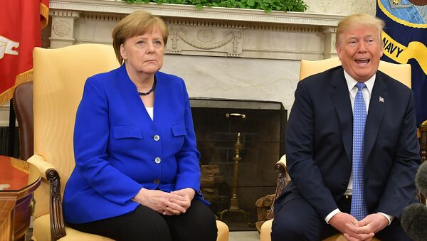 Президент США Дональд Трамп и канцлер Германии Ангела Меркель во время встречи в Вашингтоне - Sputnik Южная Осетия