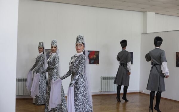 Во Владикавказе открылась выставка, приуроченная к 75-летию победы в Сталинградской битве - Sputnik Южная Осетия