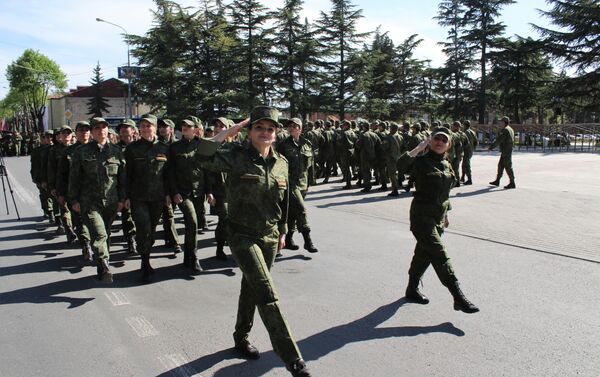 В Цхинвале прошла репетиция Парада Победы с участием курсантов из ДНР - Sputnik Южная Осетия