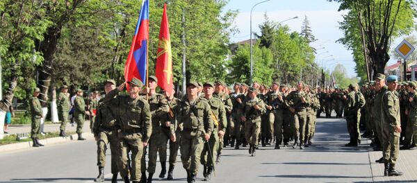 В Цхинвале прошла репетиция Парада Победы с участием курсантов из ДНР - Sputnik Южная Осетия