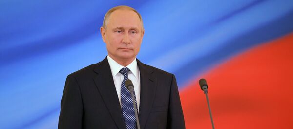 Избранный президент РФ Владимир Путин во время церемонии инаугурации в Кремле Избранный президент РФ Владимир Путин во время церемонии инаугурации в Кремле - Sputnik Южная Осетия