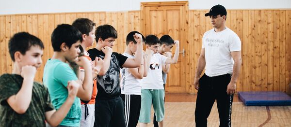 Дзигойты Ацæмæз йæ хъомылгæнинæгтимæ Дзигойты Ацæмæз йæ хъомылгæнинæгтимæ - Sputnik Хуссар Ирыстон