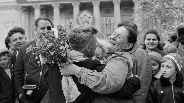 Встреча ветеранов Великой Отечественной войны 1941-1945 годов в День Победы. Архивное фото  - Sputnik Южная Осетия