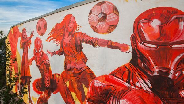 Человек-паук и Черная вдова играют в футбол: где появились граффити к ЧМ-2018 - Sputnik Южная Осетия