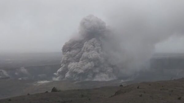 Гавайский вулкан продолжает извергать лаву - Sputnik Южная Осетия