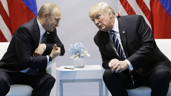 Владимир Путин и Дональд Трамп, архивное фото - Sputnik Южная Осетия