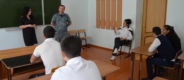 Хуссар Иры скъоладзаутӕн радзырдтой наркотиктӕ ӕмӕ нозты зианы тыххӕй - Sputnik Хуссар Ирыстон