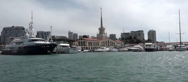 Сочи: вид с яхты на Морской вокзал Сочи: вид с яхты на Морской вокзал - Sputnik Южная Осетия