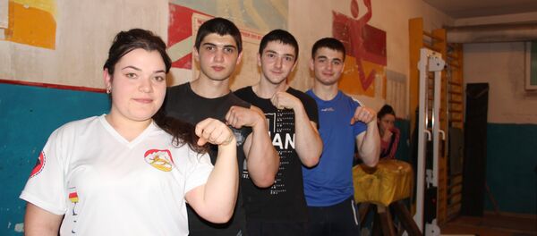 Хуссар Иры армспорты секцийы хъомылгæнинæгтæ Хуссар Иры армспорты секцийы хъомылгæнинæгтæ - Sputnik Хуссар Ирыстон