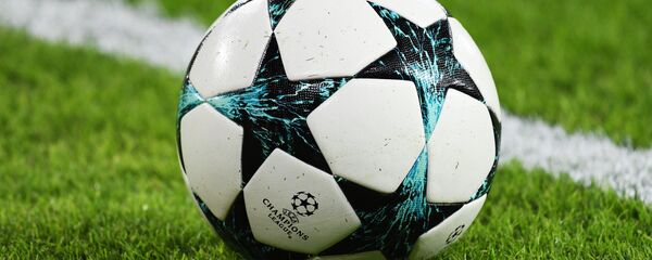 Официальный мяч Лиги чемпионов УЕФА Официальный мяч Лиги чемпионов УЕФА - Sputnik Южная Осетия