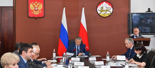 Заседание комиссии по сохранению и развитию осетинского языка Заседание комиссии по сохранению и развитию осетинского языка - Sputnik Южная Осетия