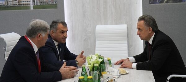 Анатолий Бибилов и Виталий Мутко обсудили в Петербурге вопросы Инвестпрограммы Анатолий Бибилов и Виталий Мутко обсудили в Петербурге вопросы Инвестпрограммы - Sputnik Южная Осетия