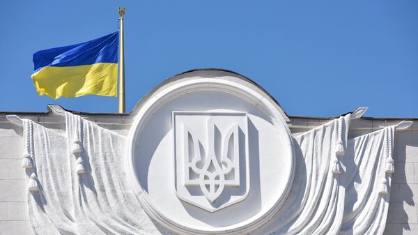 Флаг Украины на здании Верховной рады в Киеве - Sputnik Южная Осетия