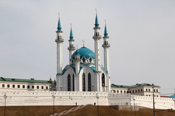 Кул-Шариф — главная соборная мечеть республики Татарстан расположена на территории Казанского кремля Кул-Шариф — главная соборная мечеть республики Татарстан расположена на территории Казанского кремля - Sputnik Южная Осетия