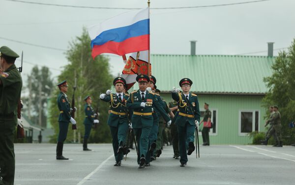 Президент РЮО посетил торжественный митинг на 4-й военной базе - Sputnik Южная Осетия