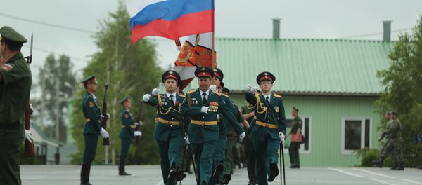 Президент РЮО посетил торжественный митинг на 4-й военной базе Президент РЮО посетил торжественный митинг на 4-й военной базе - Sputnik Южная Осетия