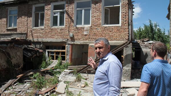 Анатолий Бибилов проинспектировал ход восстановления жилья - Sputnik Южная Осетия