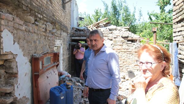 Анатолий Бибилов проинспектировал ход восстановления жилья - Sputnik Южная Осетия