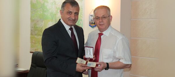 Встреча с ректором Донецкого национального медицинского университета Григорием Игнатенко Встреча с ректором Донецкого национального медицинского университета Григорием Игнатенко - Sputnik Южная Осетия