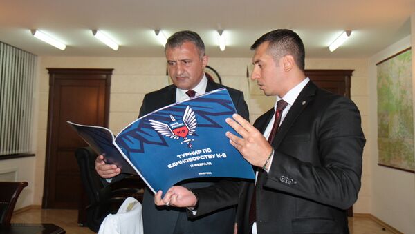 Встреча с Президентом Федерации служебно-прикладной подготовки силовых структур К -9 Зауром Абдурагимовым - Sputnik Южная Осетия