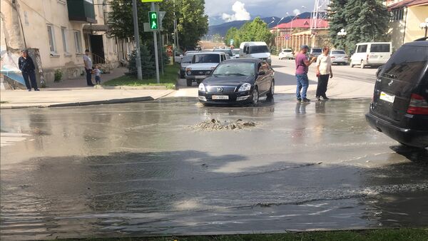 В Цхинвале прорвало канализацию - Sputnik Южная Осетия