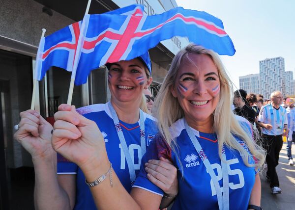 Болельщицы сборной Исландии перед началом матча группового этапа чемпионата мира по футболу между сборными Аргентины и Исландии - Sputnik Южная Осетия