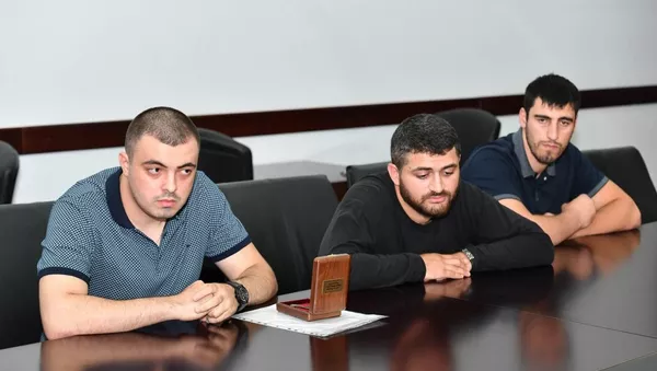 Вячеслав Битаров вручил семье Олега Мамиева ключи от квартиры