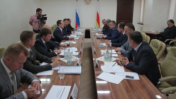 Встреча президента Южной Осетии с делегацией ПАО Россети - Sputnik Южная Осетия