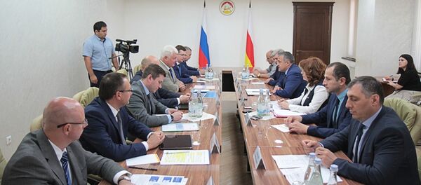 Совещание по вопросам газификации населенных пунктов Республики Южная Осетия Совещание по вопросам газификации населенных пунктов Республики Южная Осетия - Sputnik Южная Осетия